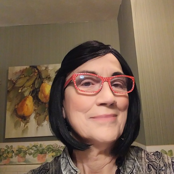 Meet your Posher, Martha - Picture 2 of 3